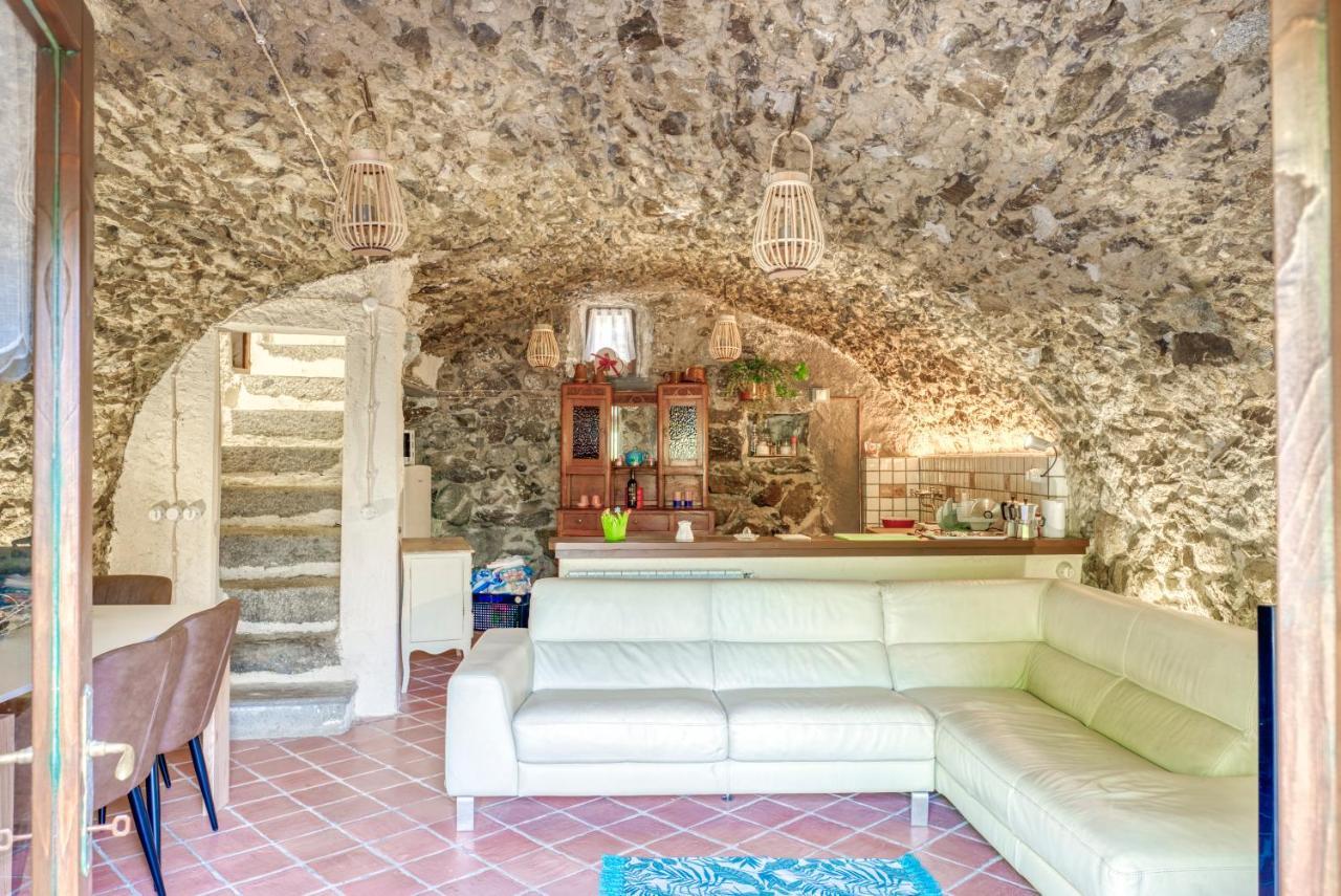 Maison Enchantée Capo di Ponte Esterno foto