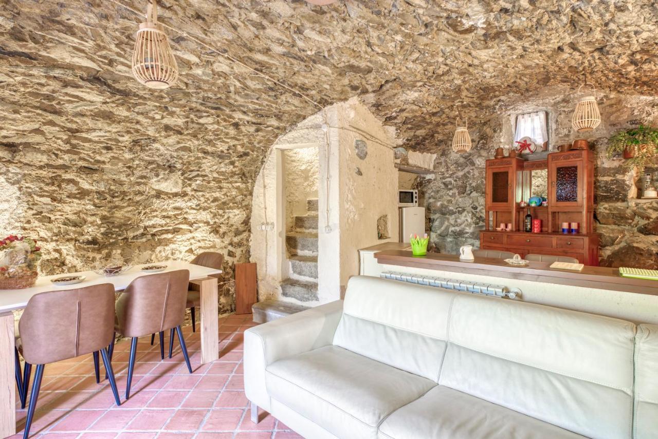 Maison Enchantée Capo di Ponte Esterno foto