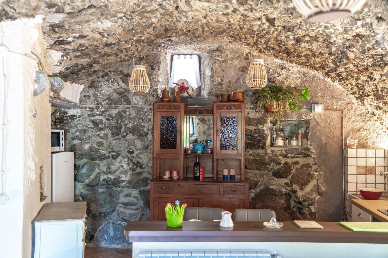 Maison Enchantée Capo di Ponte Esterno foto